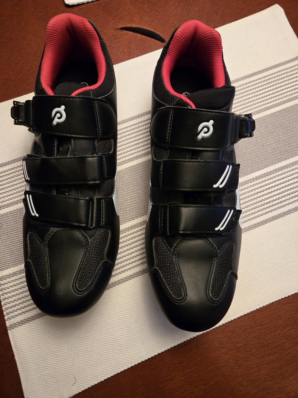 Peloton Womens/Men's Black Cycling Shoes with Red Lining